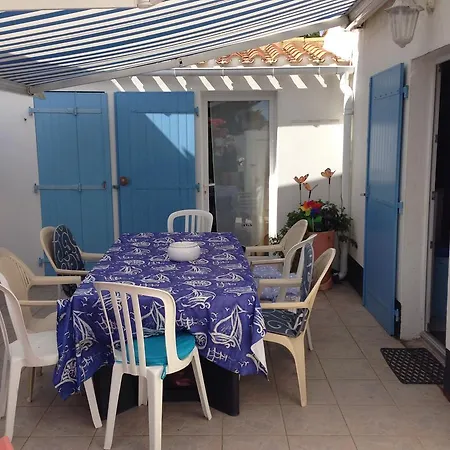 Maison De Famille Aux Fermes Marines
